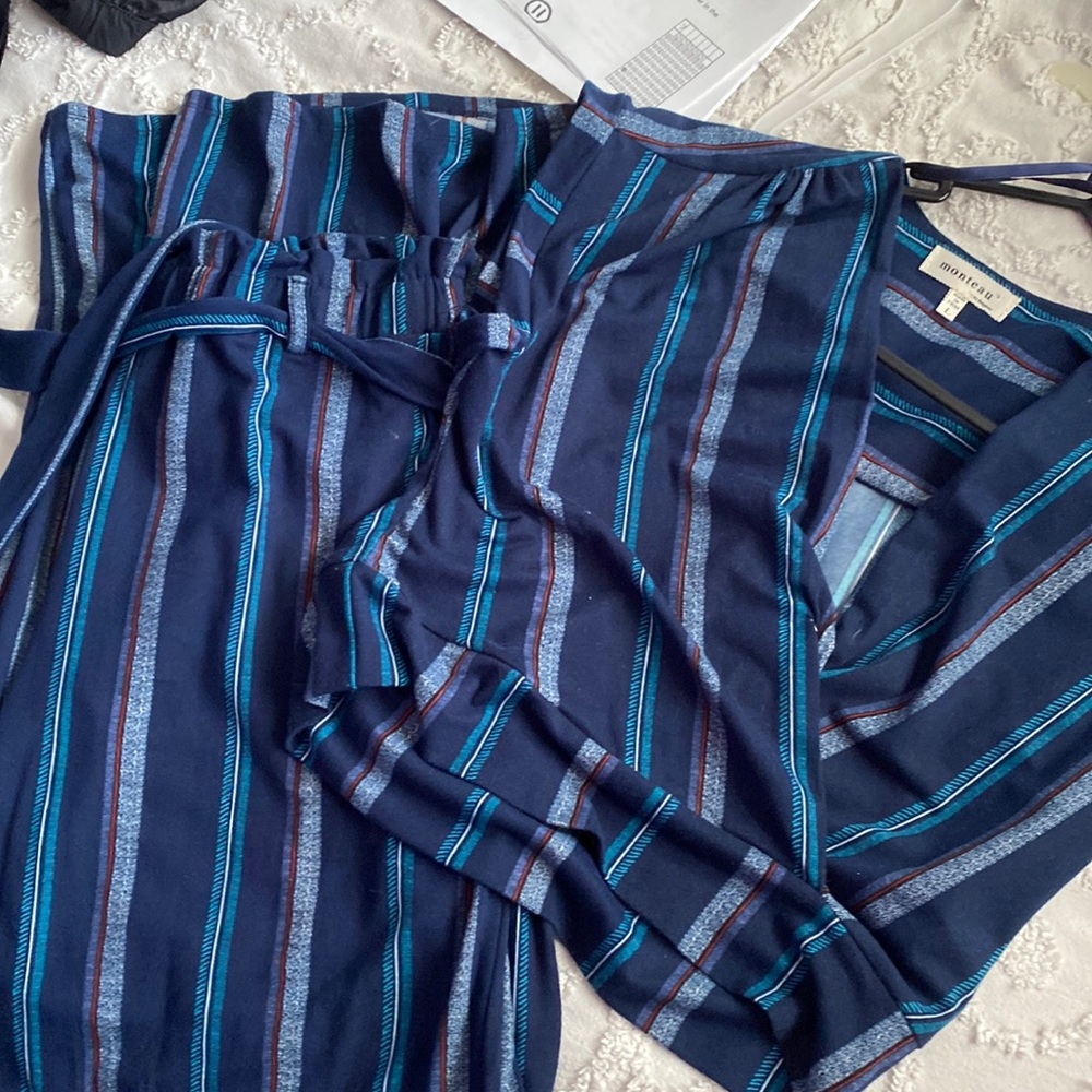 Crop top and pants outfit